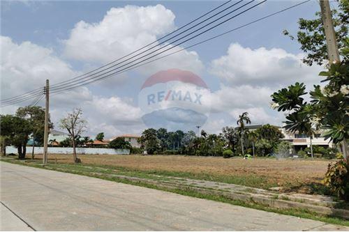 Land for sale in Bang Phli